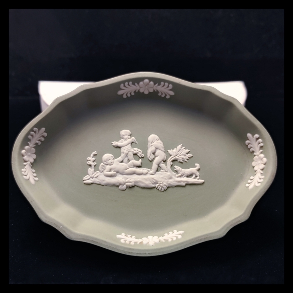 💚 Vtg. Wedgewood Jasperware Sage Green Pin Tray